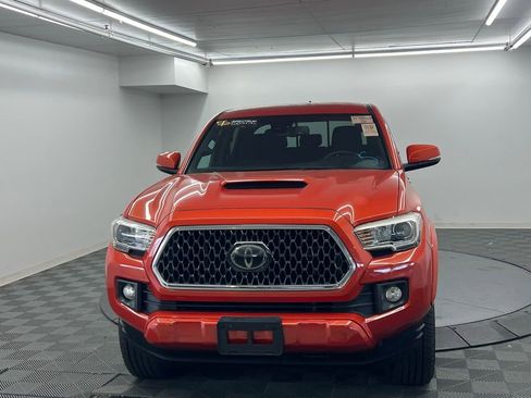 Used 2018 Toyota Tacoma TRD Sport image 5