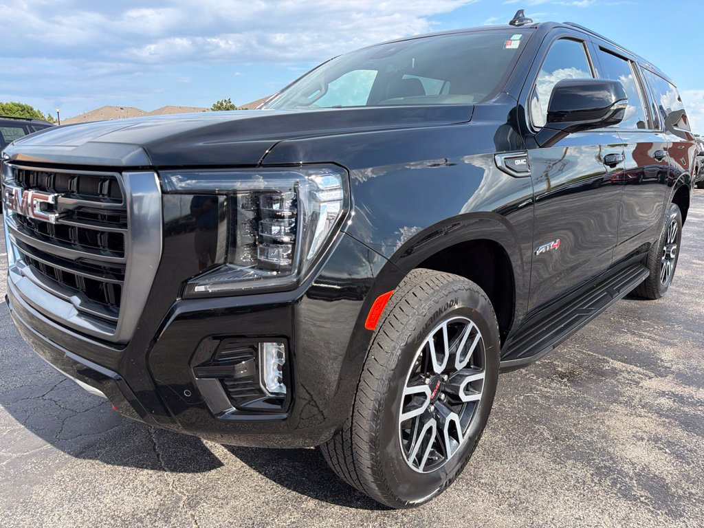 Used 2024 GMC Yukon XL AT4 w/ Technology Package AWD/4WD image 2