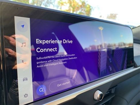 Used 2025 Toyota Crown Signia XLE image 23