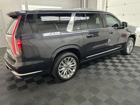 Used 2024 Cadillac Escalade ESV Premium Luxury w/ Performance Package AWD/4WD image 10