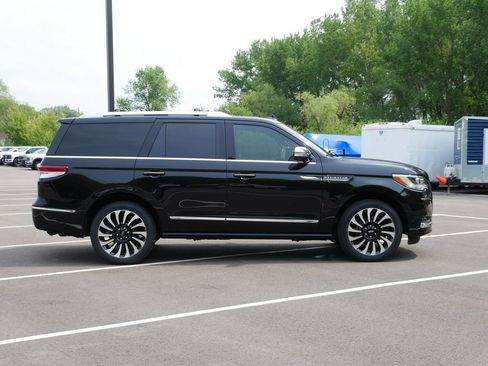 Used 2024 Lincoln Navigator Black Label AWD/4WD image 4