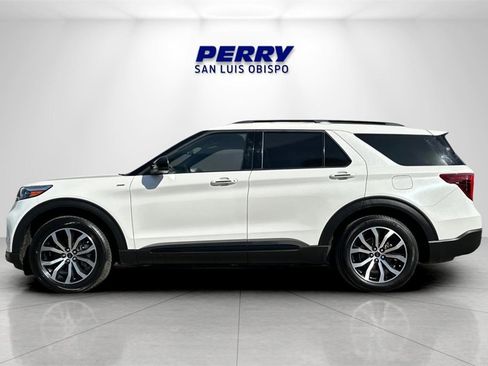 Used 2024 Ford Explorer ST-Line w/ Class IV Trailer Tow Package image 7