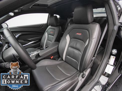 Used 2018 Chevrolet Camaro SS RWD image 12