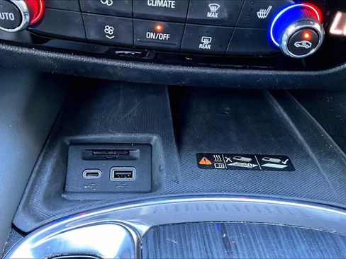 Used 2023 Buick Enclave Essence w/ Experience Buick Package FWD image 33