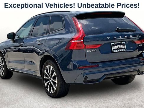 Used 2025 Volvo XC60 B5 Plus AWD/4WD image 14