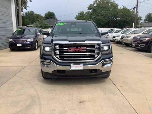 Used 2018 GMC Sierra 1500 SLT AWD/4WD image 3