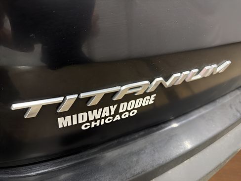Used 2022 Ford Edge Titanium AWD/4WD image 8