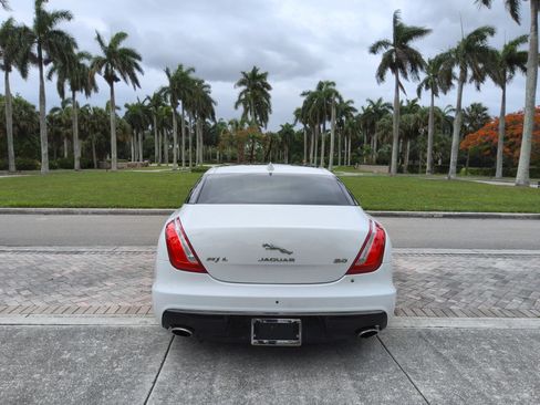 Used 2019 Jaguar XJ L Portfolio RWD image 21