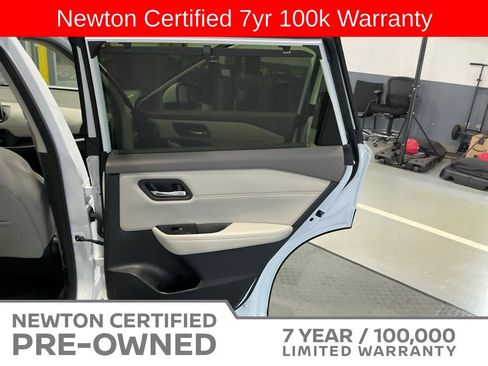 Used 2024 Nissan Rogue SV w/ SV Premium Package FWD image 18
