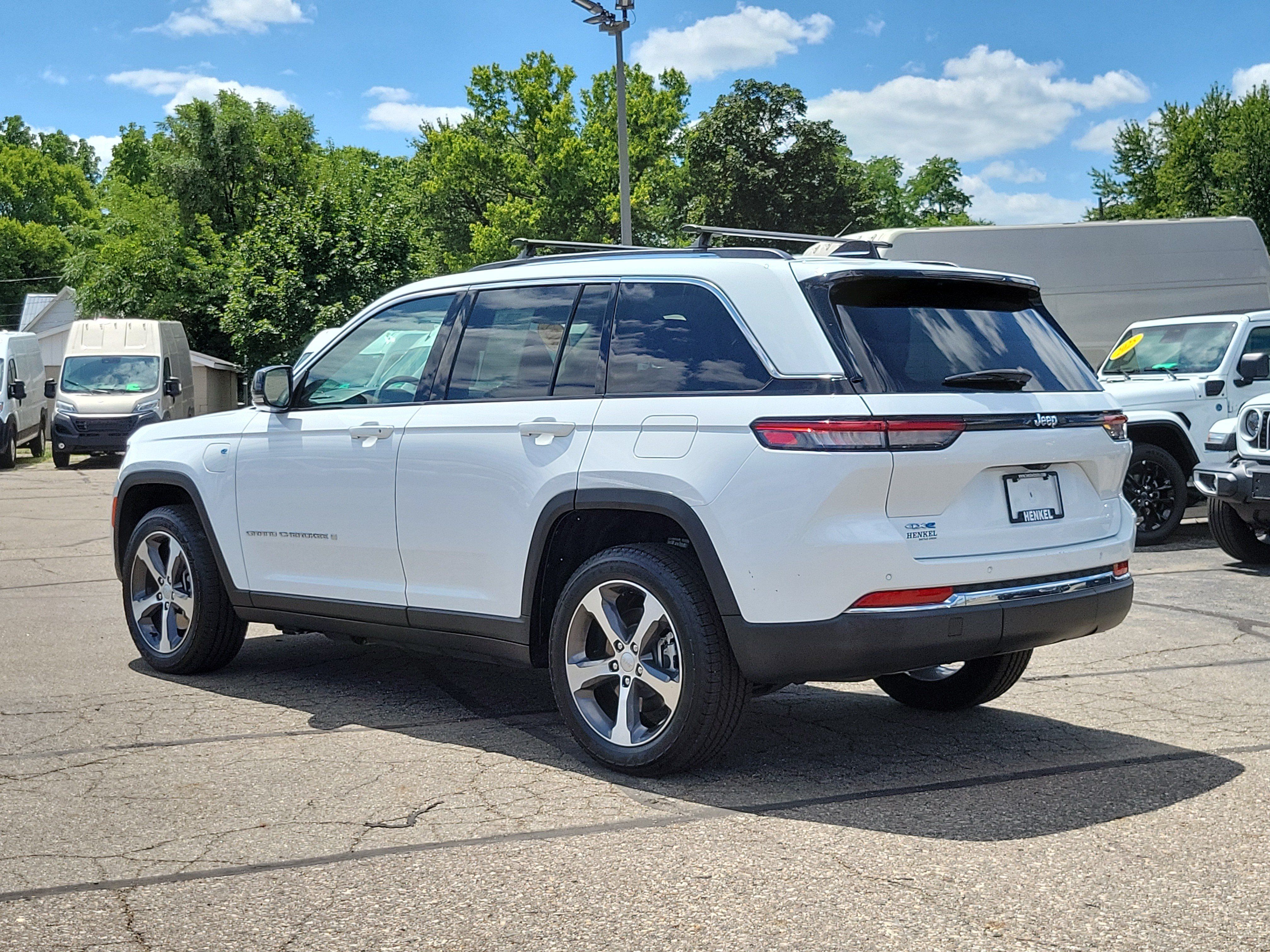 Used 2022 Jeep Grand Cherokee Limited 4xe AWD/4WD image 3