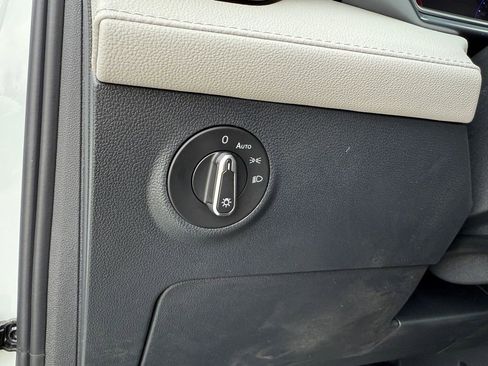 New 2026 Volkswagen Taos SEL AWD/4WD image 19
