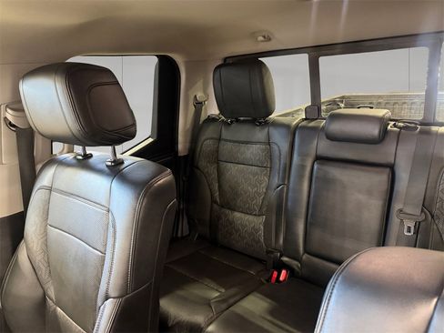 Used 2022 Toyota Tundra SR5 w/ SR5 Premium Package image 16