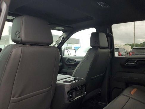 New 2026 GMC Sierra 1500 AT4 w/ Technology Package AWD/4WD image 9