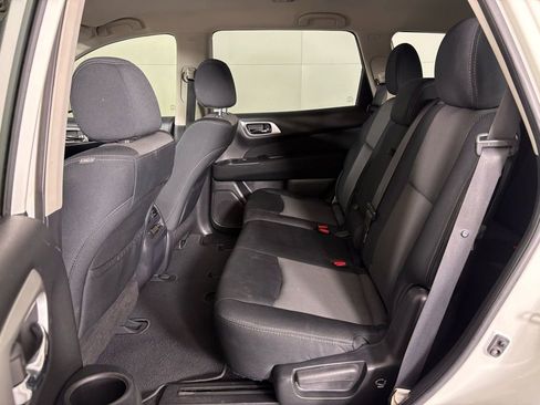 Certified 2017 Nissan Pathfinder SV image 33