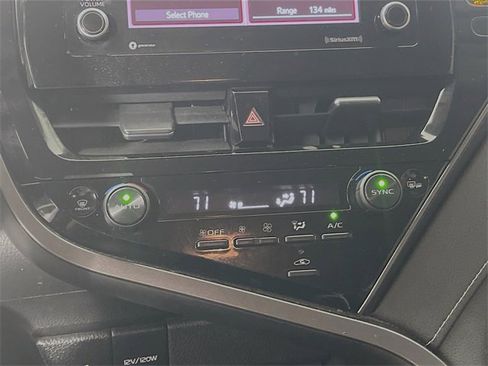 Used 2023 Toyota Camry SE image 16