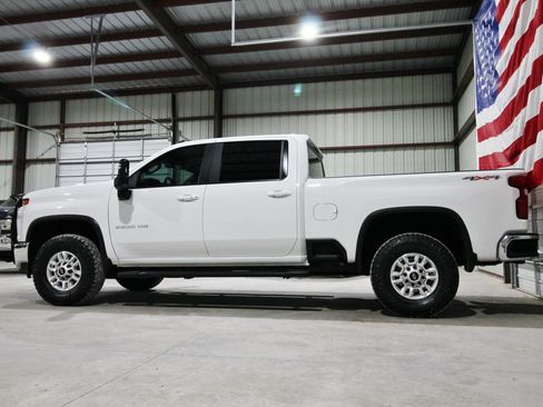 Used 2023 Chevrolet Silverado 2500 LT w/ Convenience Package AWD/4WD image 6