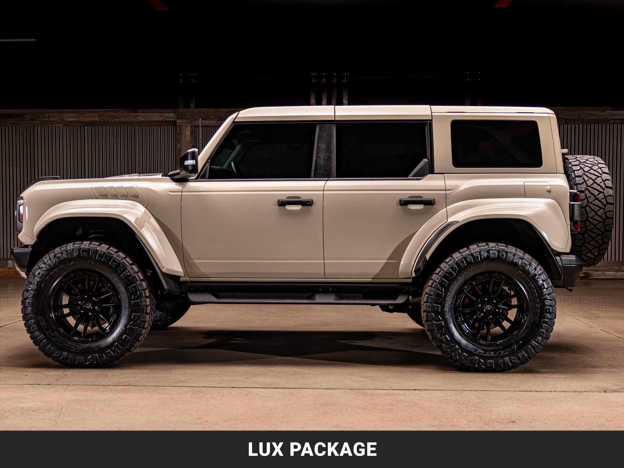 Used 2025 Ford Bronco Raptor AWD/4WD image 6