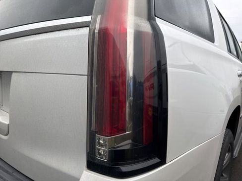 Used 2016 Cadillac Escalade Premium image 26