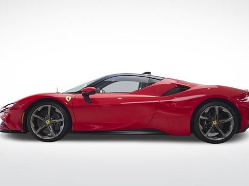 Used 2022 Ferrari SF90 Stradale image 2