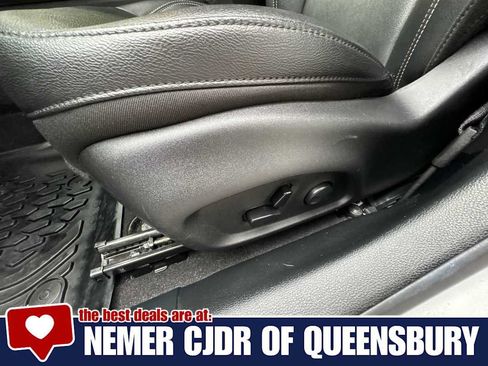 Used 2025 Jeep Compass Limited AWD/4WD image 12