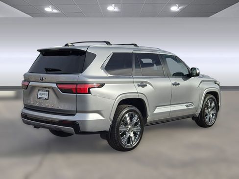 Used 2024 Toyota Sequoia Capstone image 8