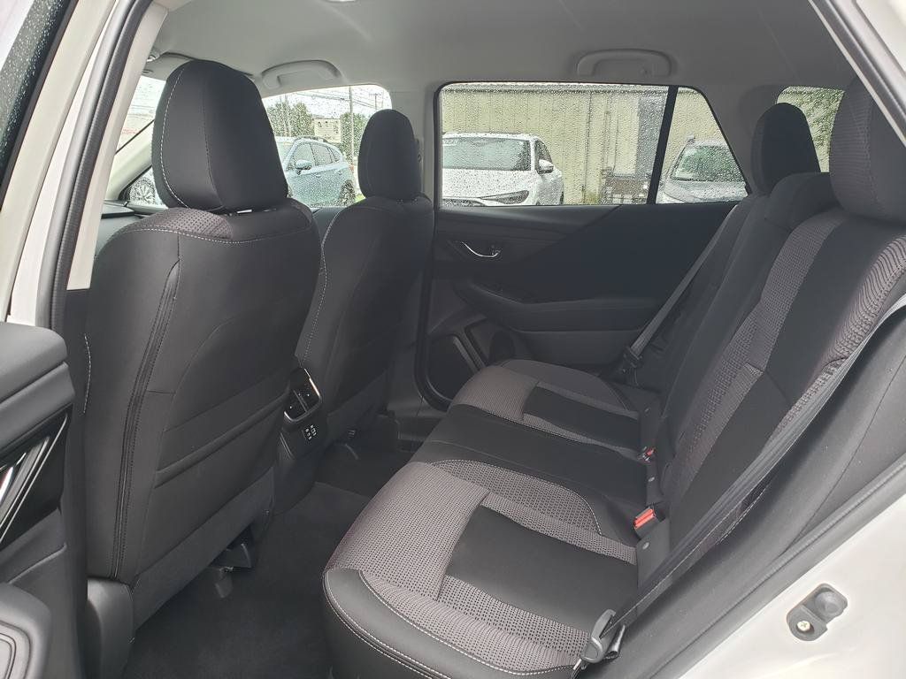 Used 2025 Subaru Outback Premium AWD/4WD image 12