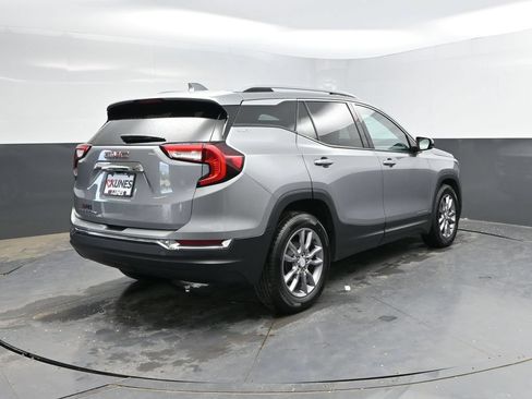 Used 2024 GMC Terrain SLT FWD image 9