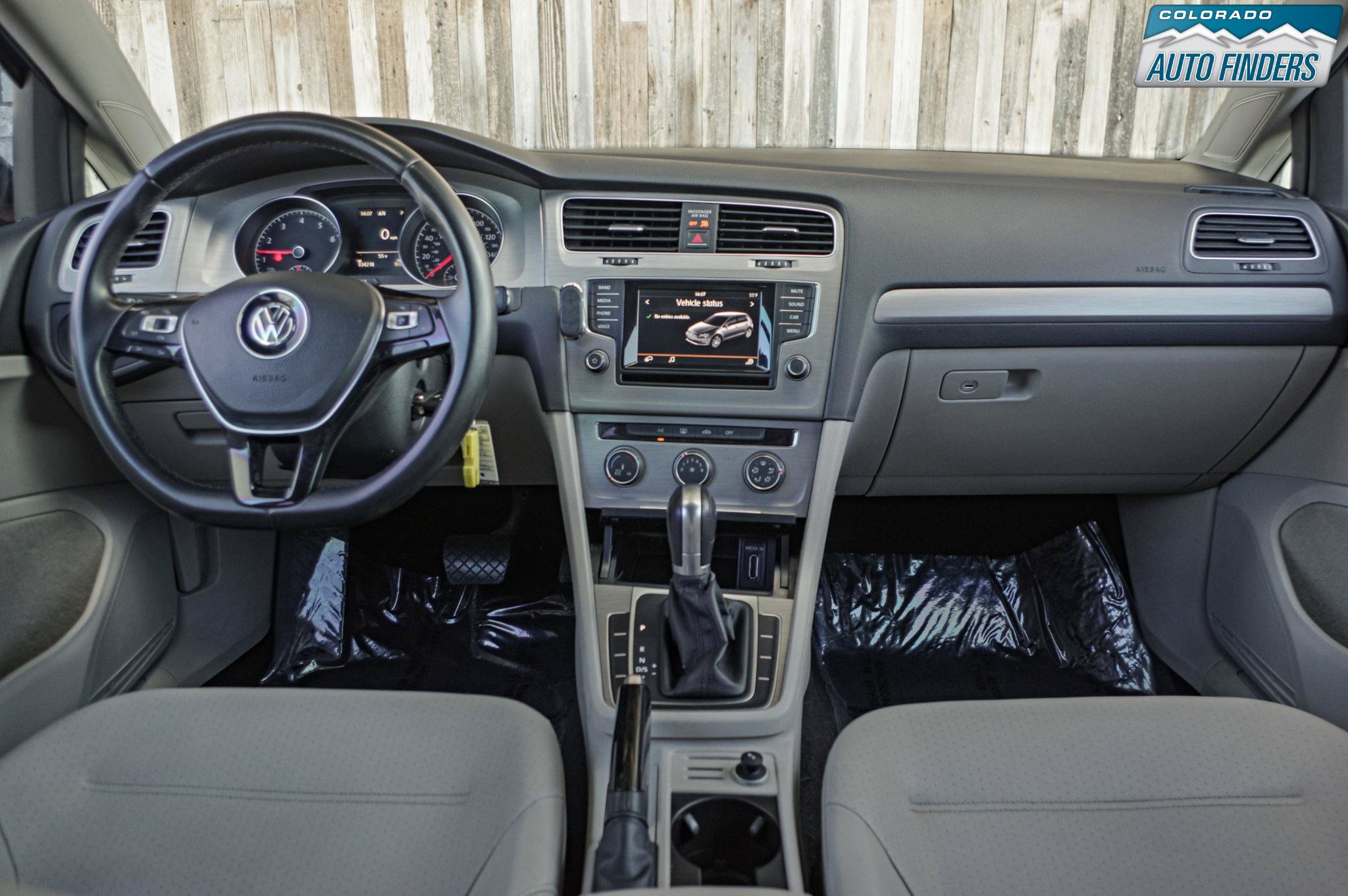 Used 2015 Volkswagen Golf S FWD image 16