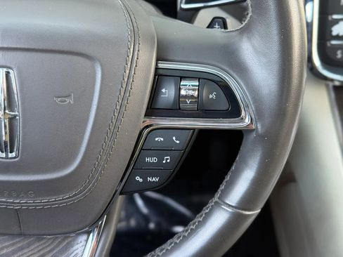 Used 2018 Lincoln Continental Reserve image 19