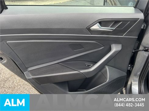 Used 2023 Volkswagen Jetta SE image 25