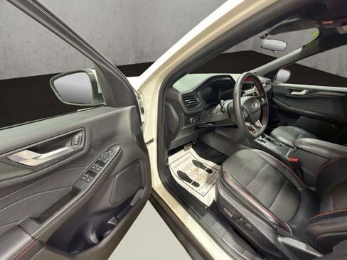 Used 2024 Ford Escape ST-Line Select image 11