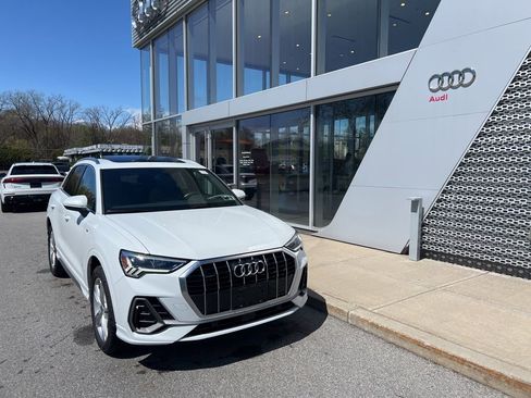 Used 2022 Audi Q3 2.0T Premium Plus image 2