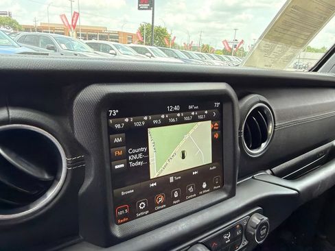 Used 2019 Jeep Wrangler Unlimited Sahara AWD/4WD image 22