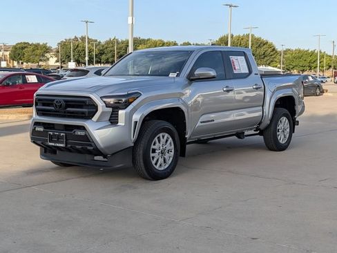 Used 2024 Toyota Tacoma SR5 AWD/4WD image 10