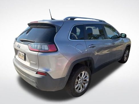 Used 2019 Jeep Cherokee Latitude w/ Popular Appearance Group image 3