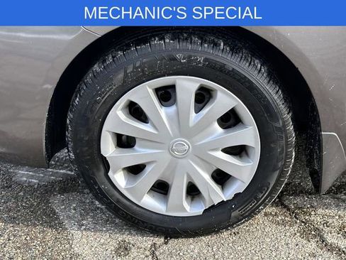 Used 2014 Nissan Versa SV image 8