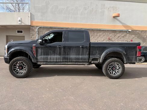 Used 2026 Ford F250 Lariat w/ Black Appearance Package image 4