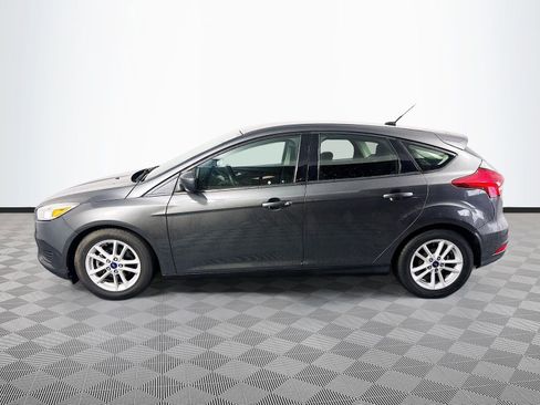 Used 2018 Ford Focus SE FWD image 4