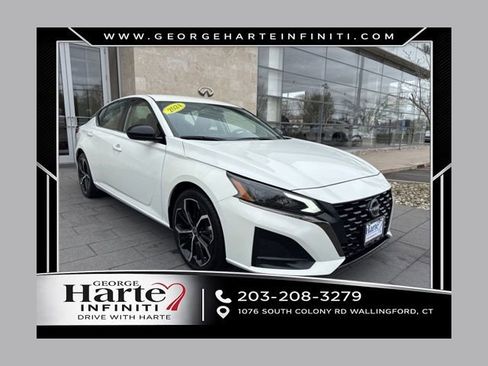 Used 2024 Nissan Altima 2.5 SR FWD image 1