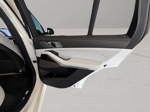 Used 2026 BMW X5 sDrive40i w/ M Sport Package image 28