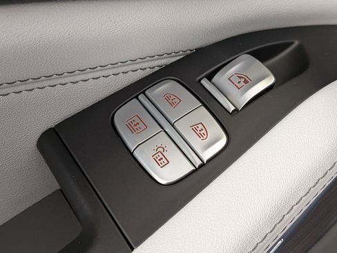 New 2026 BMW X7 xDrive40i w/ Premium Package image 28