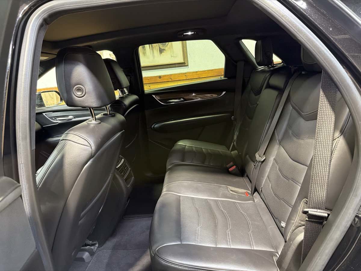 Used 2018 Cadillac XT5 Platinum AWD/4WD image 24
