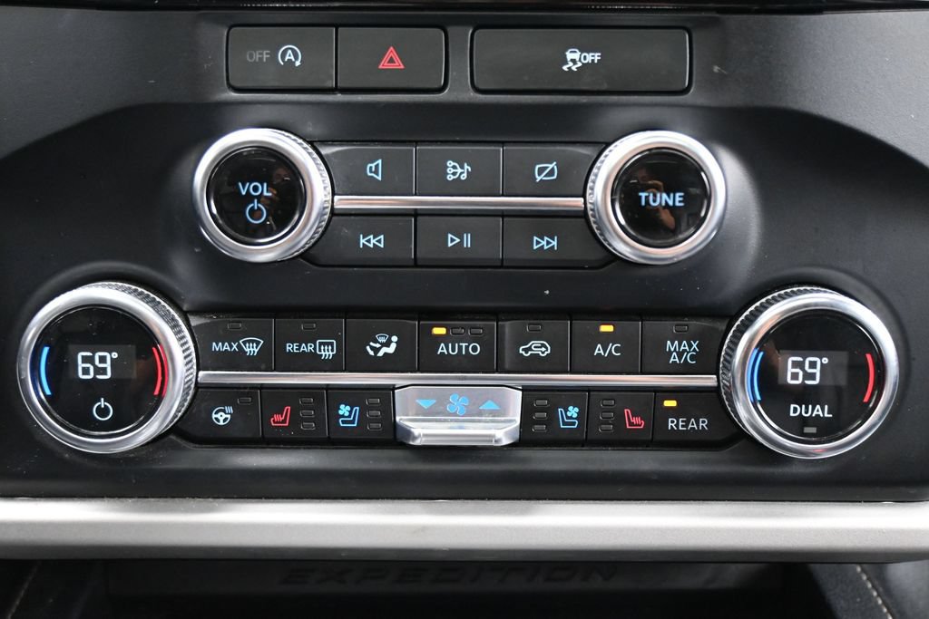 Used 2023 Ford Expedition XLT AWD/4WD image 21