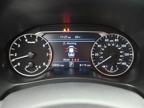 Used 2025 Nissan Altima 2.5 SV FWD image 9