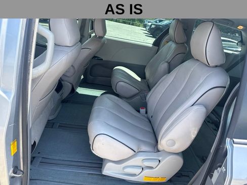 Used 2014 Toyota Sienna L FWD image 13