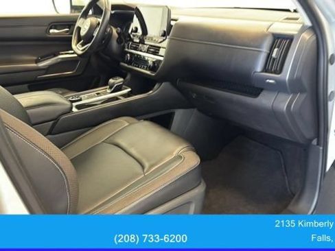 Used 2024 Nissan Pathfinder SL w/ SL Premium Package AWD/4WD image 27
