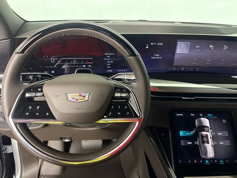 Used 2026 Cadillac Escalade Luxury w/ Touring Package AWD/4WD image 16