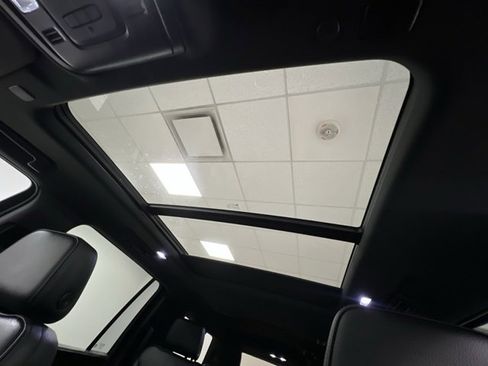 Used 2022 GMC Yukon XL Denali image 43