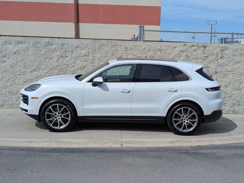 New 2026 Porsche Cayenne AWD/4WD image 2
