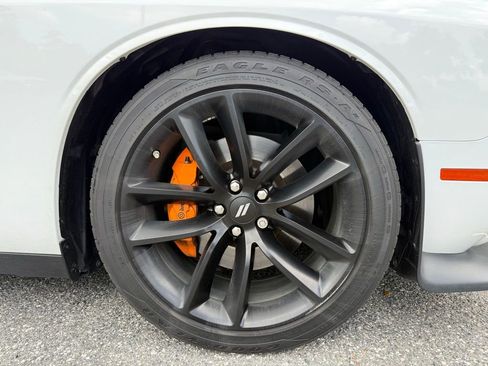 Used 2022 Dodge Challenger GT w/ Plus Package RWD image 7